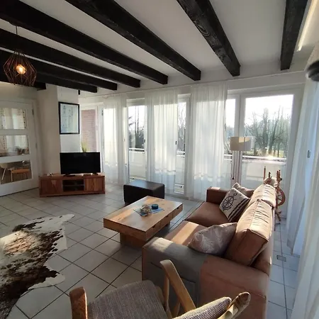Butterburg Ukena - Ein Traum Fuer 8 Personen Mit Balkon *