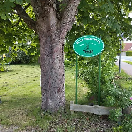 Butterburg Ukena - Ein Traum Fuer 8 Personen Mit Balkon *